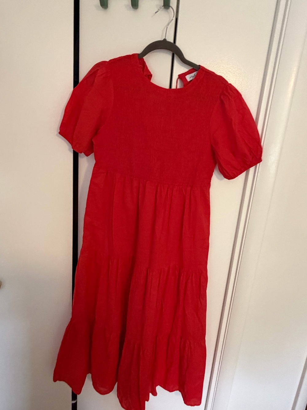 Petal & Pup Red Puff-Sleeve midi Tiered Dress never been worn!